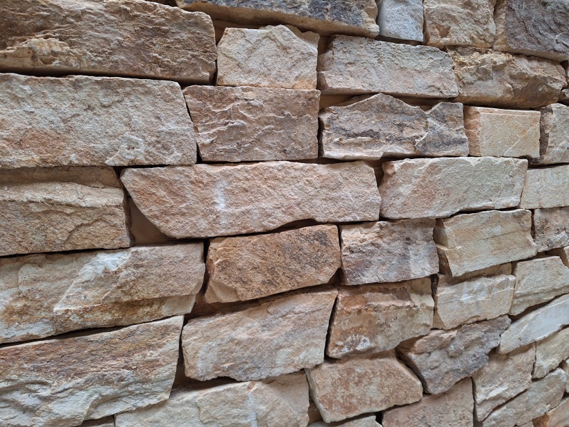 Rockface Golden Kwartsiet 3-5 cm dik