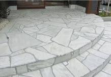 Brasil White Flagstones formaat 1,5-3 cm dik