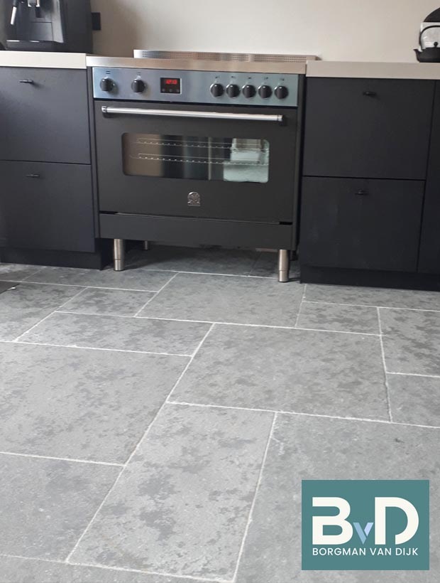 Castle Stone Blue Antique 60x90cm Semi Honed Natuursteen