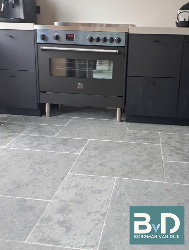 Castle Stone Grey Antique Groot Wildverband Semi Honed Vloertegels