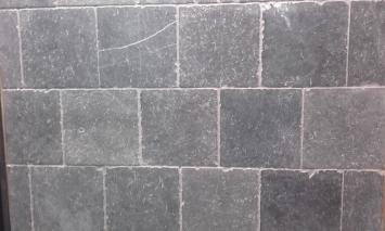 Vietnamees Hardsteen Soft Finish 20x20x1,5 cm verouderd