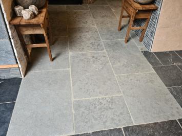 Castle Stones Grey Antique 60x90 cm Semi Honed