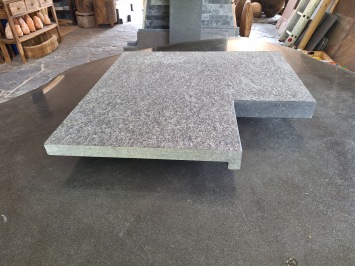 Binnenhoek Basalt 60/60x40x3/5 cm haakse neus gezoet