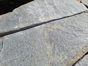 Kavala Grey XXL flagstones grootformaat 2-3,5 cm dik