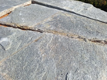 Kavala Grey XXL flagstones grootformaat 2-3,5 cm dik