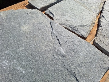 Kavala Grey XXL flagstones grootformaat 2-3,5 cm dik