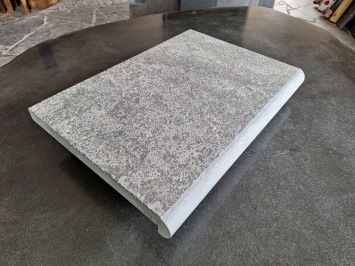 Zwembadrand Chinees Hardsteen Gevlamd / Geborsteld 50x35x3/5 cm