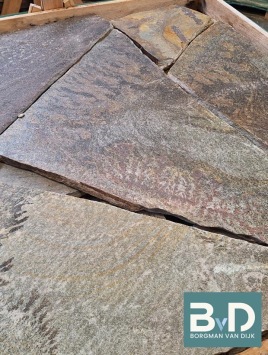 Brasil Black gold flagstones formaat 2,4-4cm dik Tegels los krat Borgman van Dijk