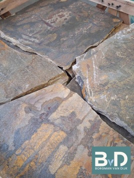 Brasil Black gold flagstones formaat 2,4-4 cm dik Tegels los krat2 Borgman van Dijk