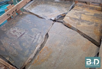 Brasil Black Gold Flagstones dikformaat 2,5-4 cm dik