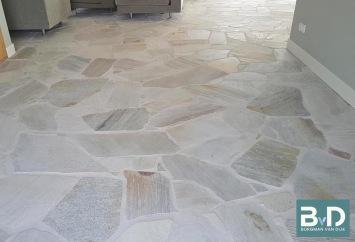 Brasil White Flagstones formaat 1,5-3 cm dik