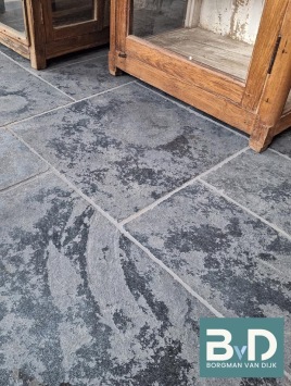 Castle Stone Black Groot Wildverband Semi Honed Kloostervloer
