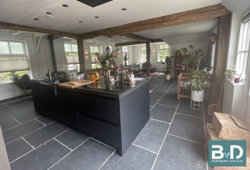 Castle Stone Black Natural 60x90 cm