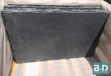 Castle Stone Black Natural 60x90 cm