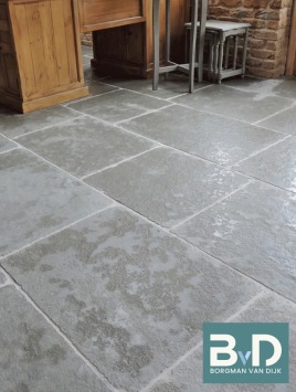 Castle Stone Blue Antique 60x90 cm Semi Honed