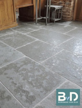 Castle Stone Grey Antique Groot Wildverband Semi Honed