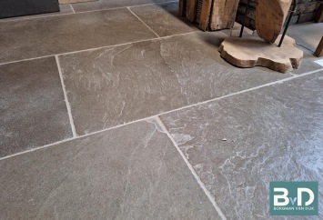 Castle Stone Taupe Natural 60x90 cm Geborsteld