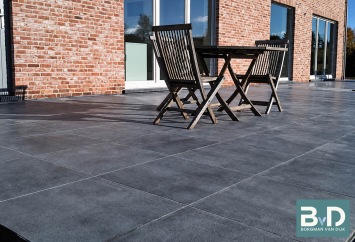 Chinees Hardsteen 60x60x2,5 cm gezoet / facet