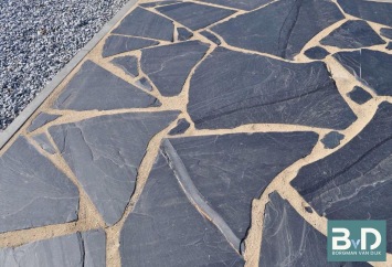 Mystic Black Slate Flagstones 2-3 cm
