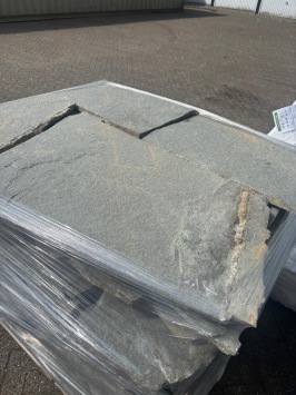 Kavala Grey XXL flagstones grootformaat 2-3,5 cm dik