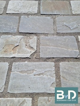 kandla grey kasseien 20x14x5-7cm tegels tuinpad breed Borgman van Dijk