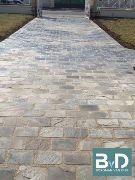 kandla grey kasseien 20x14x5-7-cm tegels tuinpad entree Borgman van Dijk