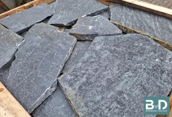 Karystos Black Flagstones dikformaat 3-5 cm dik