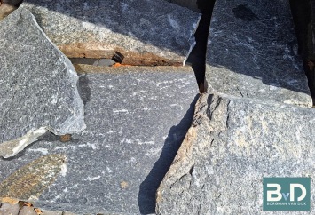 Karystos Black Flagstones dikformaat 3-5 cm dik