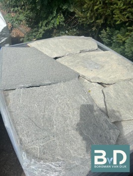 Kavala Grey XXL flagstones grootformaat 2-3,5 cm dik