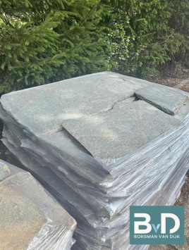 kavala grey xxl flagstones grootformaat-2-3-5-cm terrastegels.jpg