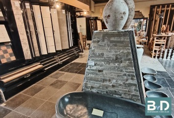 Castle Stone Black Antique 60x90 cm Semi Honed