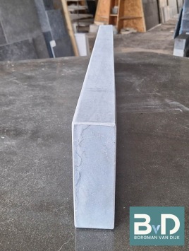 Opsluitband Vietnamees hardsteen 100x15x5 cm geschuurd / facet