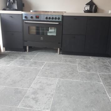 Castle Stone Grey 60x60x2,2 cm Semi Honed Verouderd