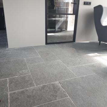 Castle Stone Blue Groot Romaansverband kerkvloer