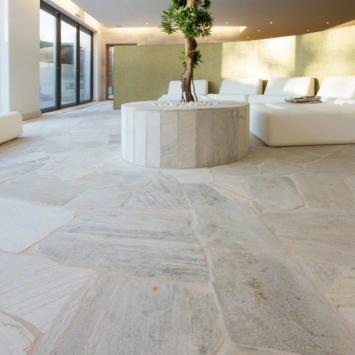 Brasil White Flagstones formaat 1,5-3 cm dik