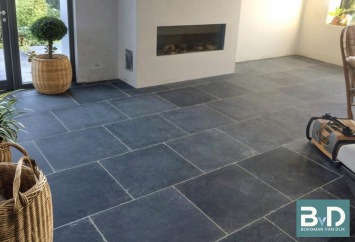 Vietnamees Hardsteen Soft Finish 50x50x2 cm verouderd