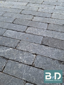 Vietnamees Hardsteen Soft Finish waalformaat klinkers 20x5x5 cm