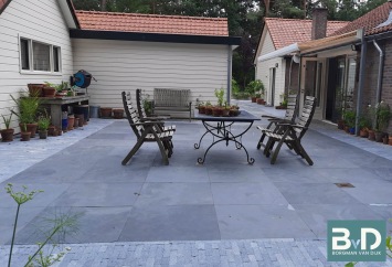 Vietnamees Hardsteen Soft Finish waalformaat klinkers 20x5x5 cm