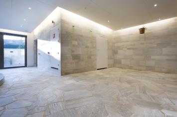 Brasil White Flagstones formaat 1,5-3 cm dik